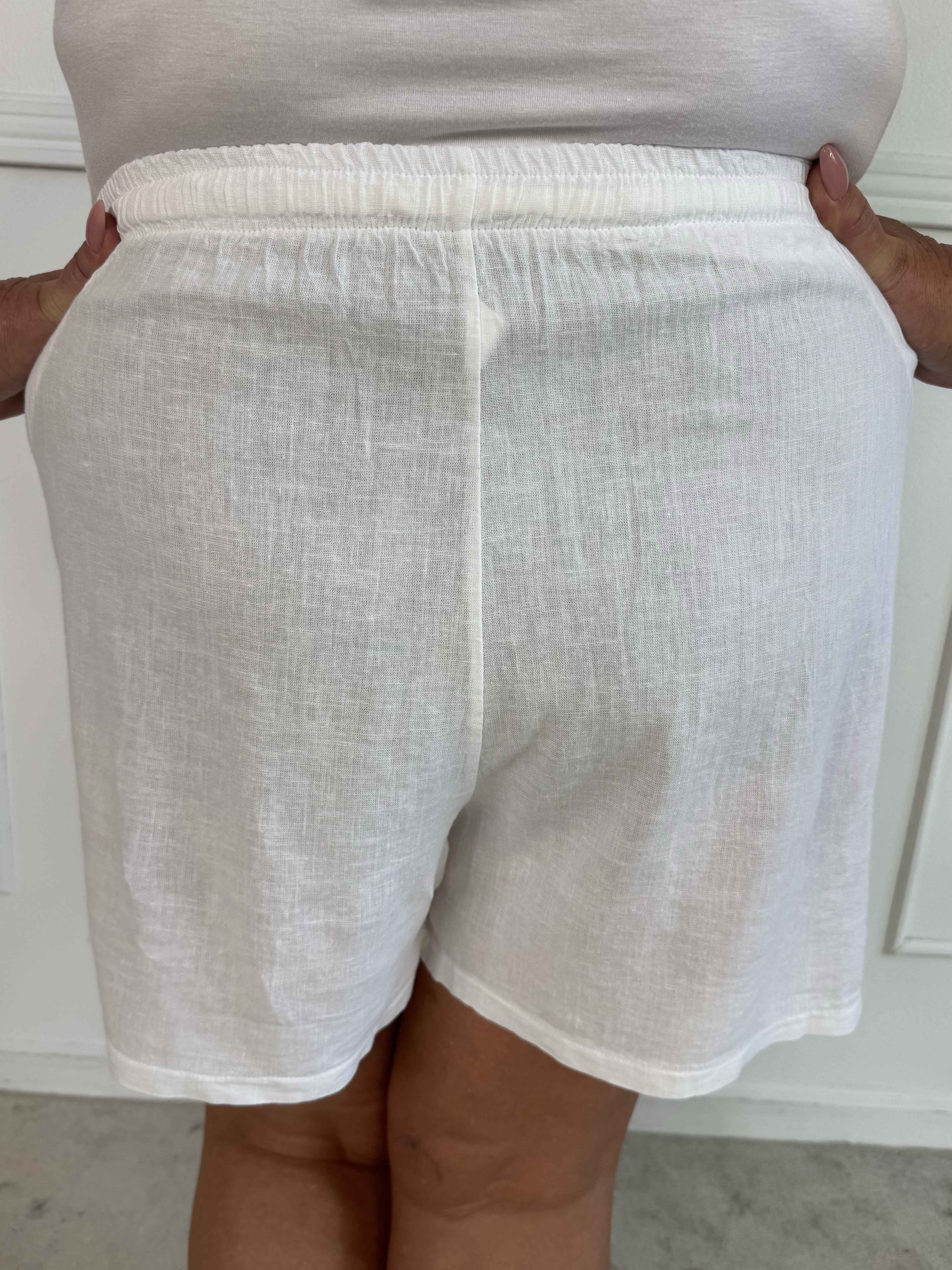 Clara Shorts - Lette shorts i viskose og hør